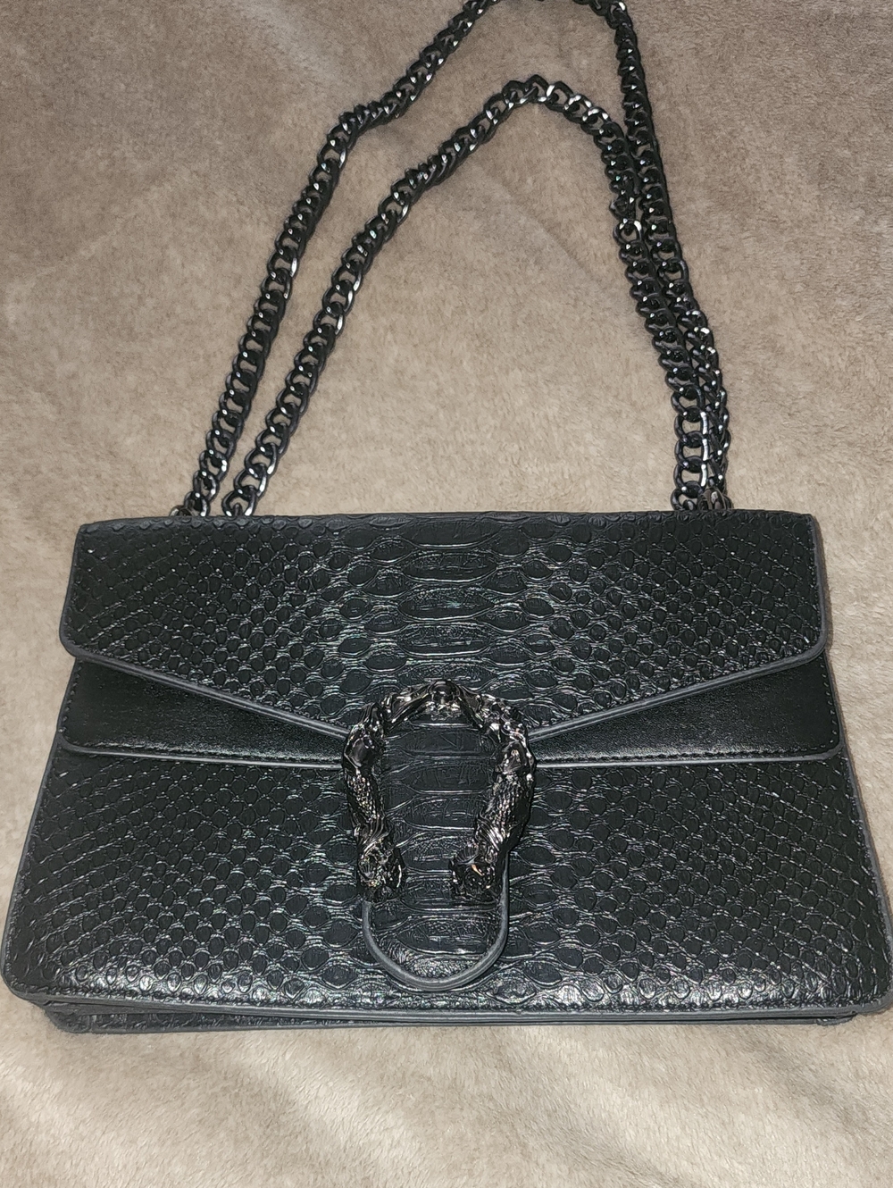 Source Unknown Black Textured Chain Crossbody Bag with Metal Buckle